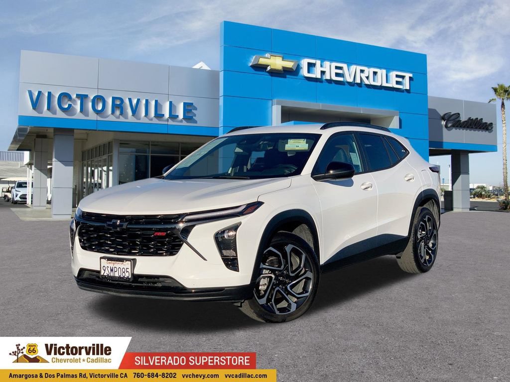 Used 2025 Chevrolet Trax RS w/ Driver Confidence Package FWD image 1