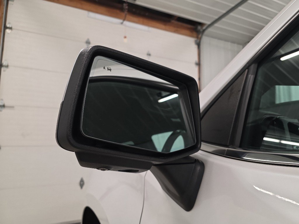 Used 2022 Chevrolet Silverado 1500 High Country w/ Z71 Off-Road Package image 18