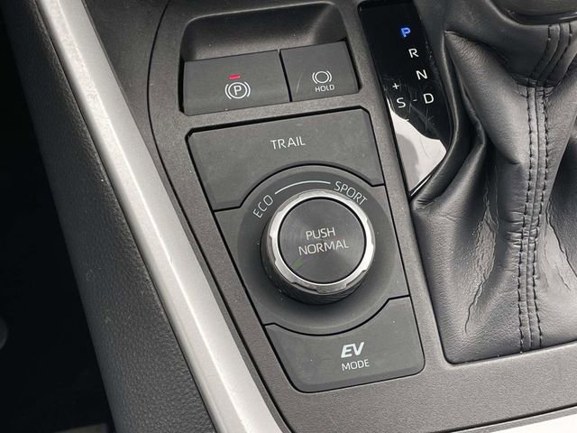 Used 2025 Toyota RAV4 XLE image 32