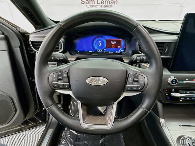 Used 2020 Ford Explorer Platinum w/ Premium Technology Package AWD/4WD image 11