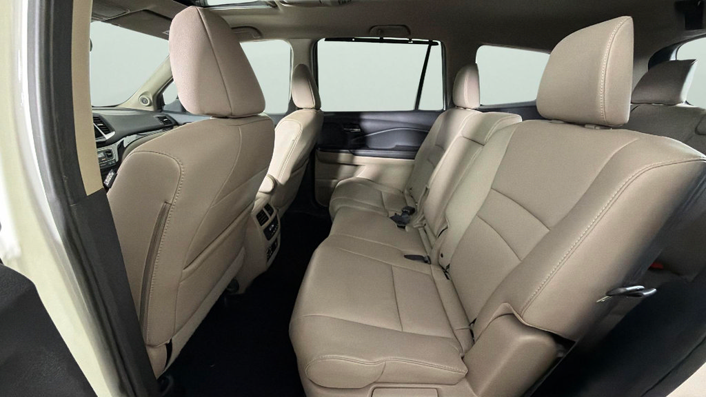 Used 2017 Honda Pilot Touring image 27