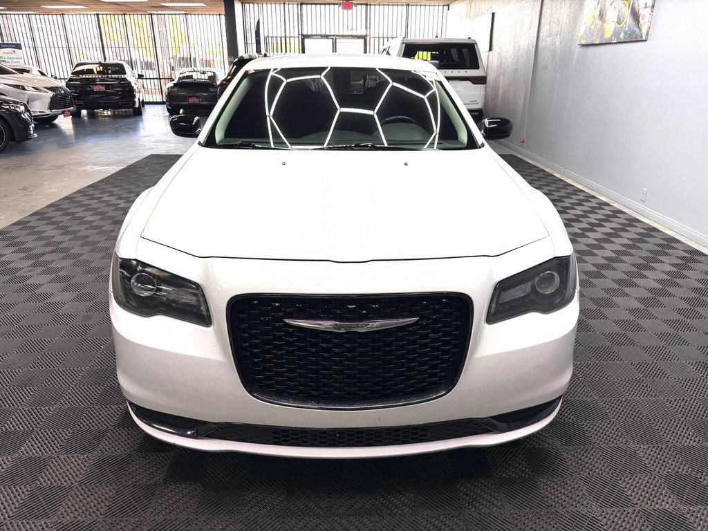 Used 2019 Chrysler 300 Touring w/ Sport Appearance Package RWD image 6