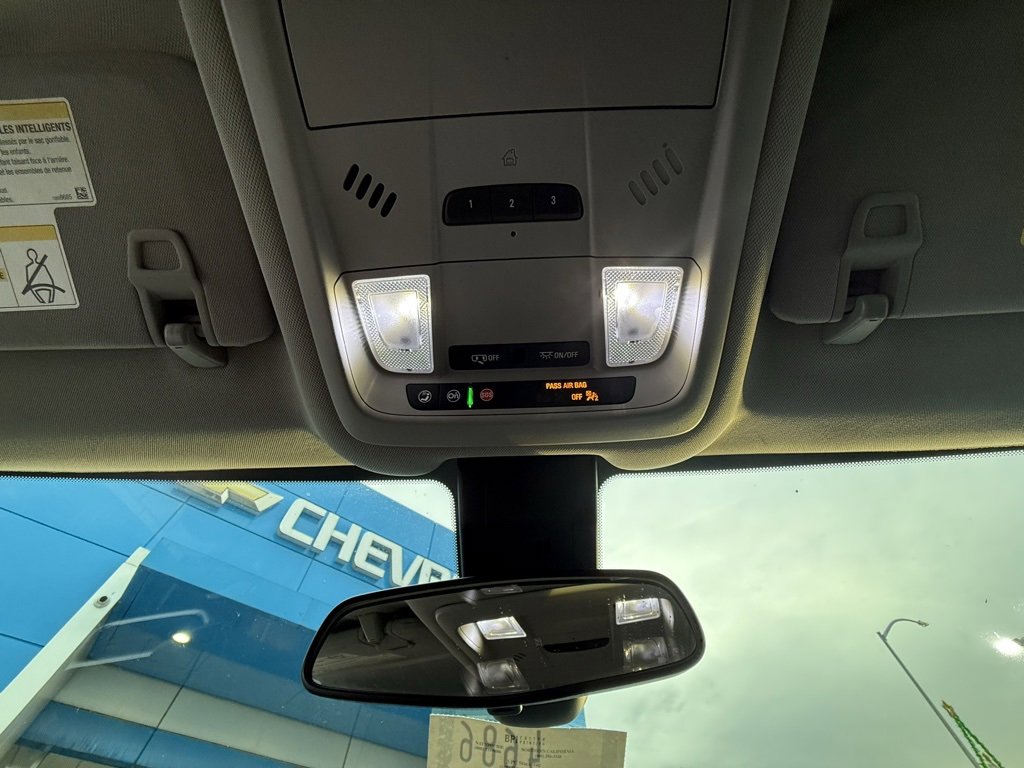 Used 2021 Chevrolet Equinox LT w/ Driver Convenience Package image 23