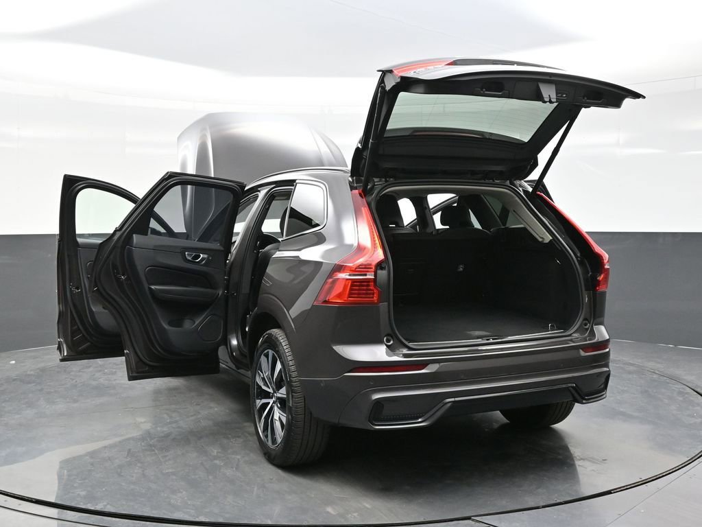 Used 2025 Volvo XC60 B5 Plus w/ Climate Package AWD/4WD image 42