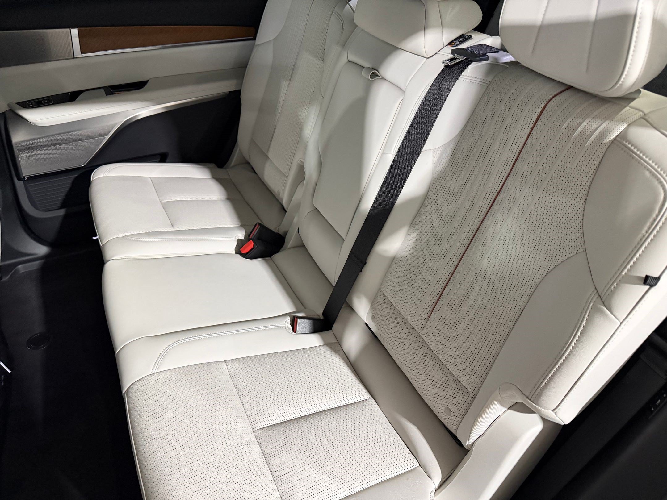 New 2026 Cadillac Vistiq Sport AWD/4WD image 41
