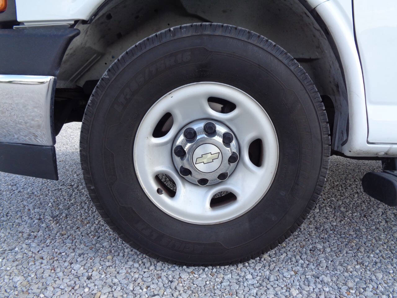 Used 2018 Chevrolet Express 3500 LS RWD image 28