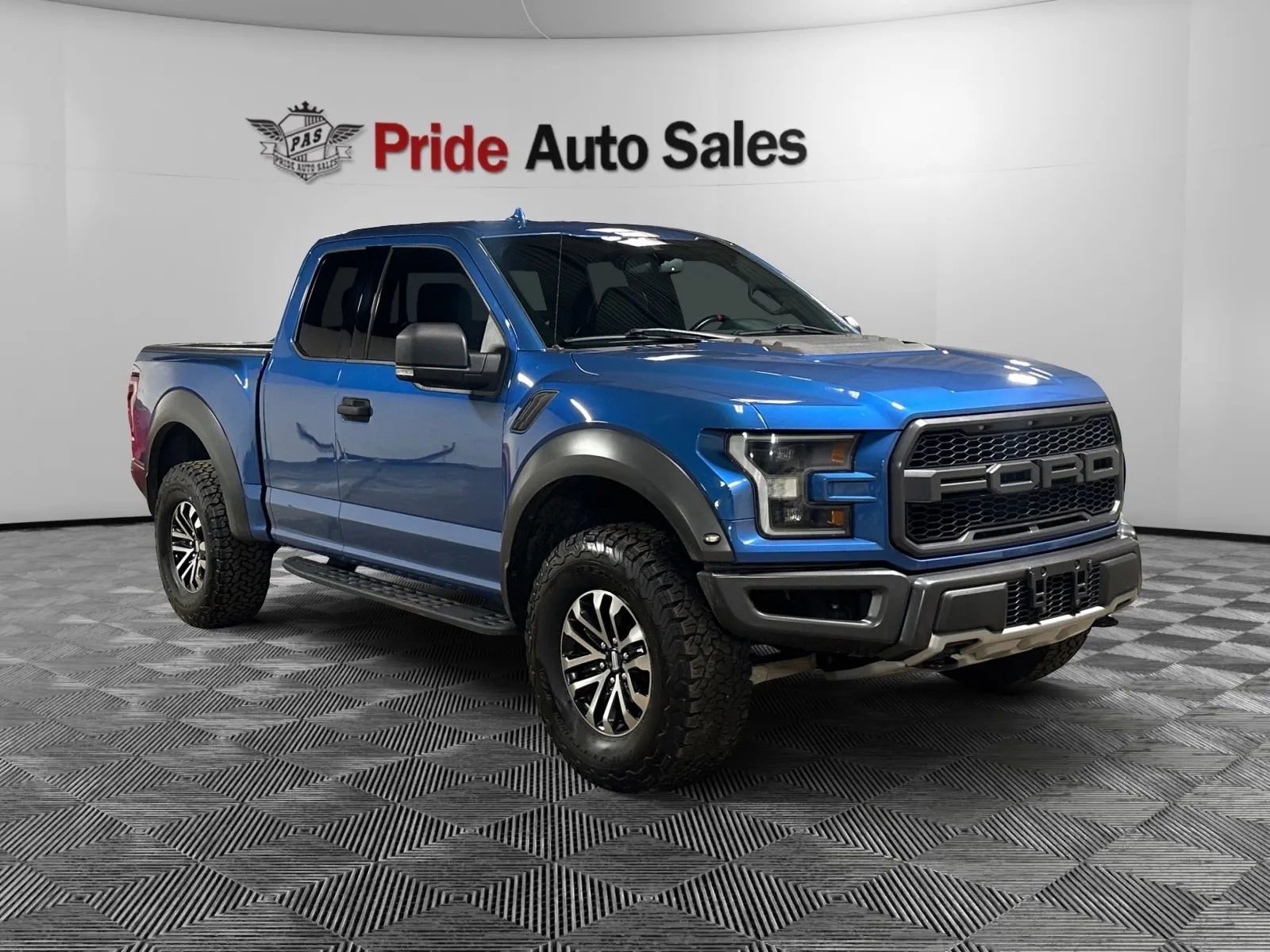 Used 2020 Ford F150 Raptor w/ Equipment Group 801A Mid image 3