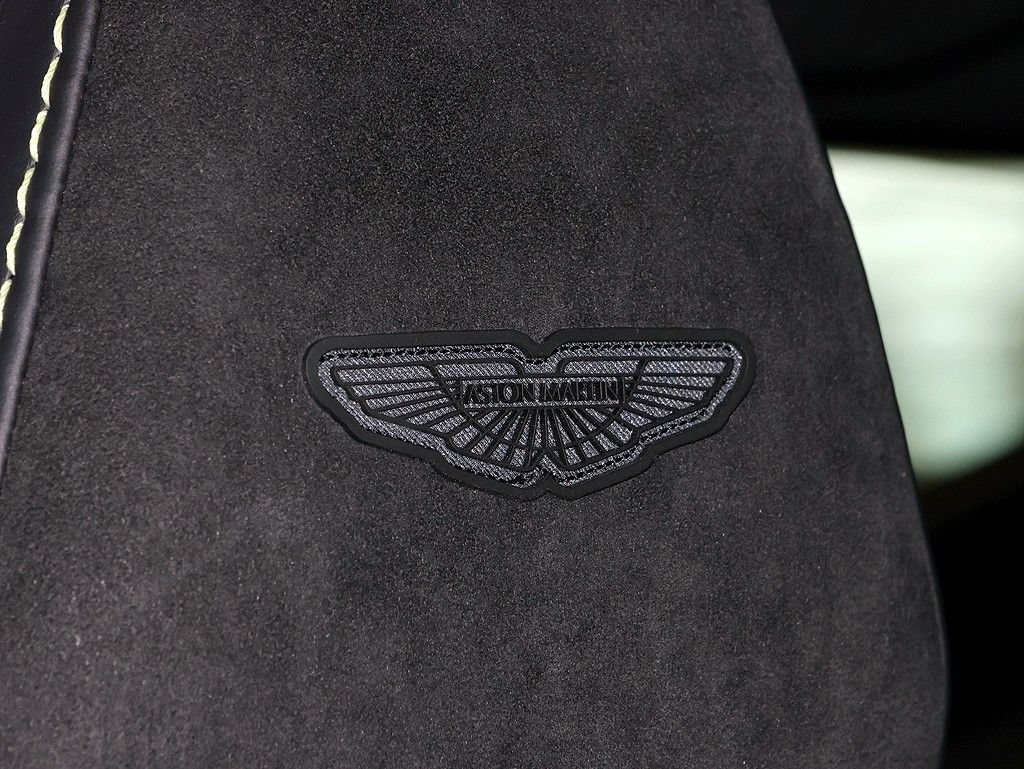 Used 2023 Aston Martin V12 Vantage RWD image 65