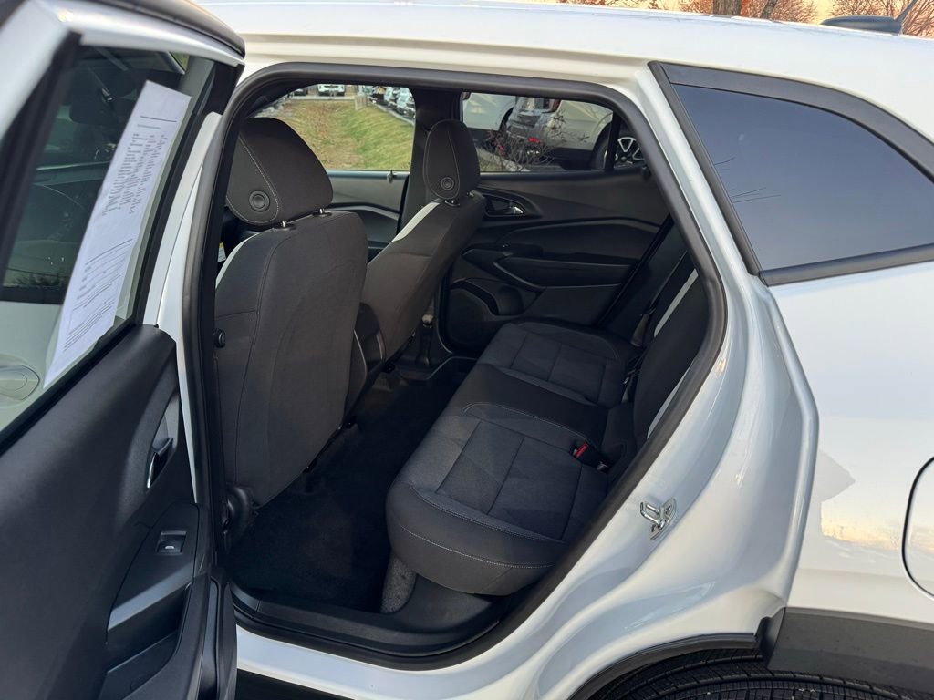 Used 2025 Chevrolet Trax RS w/ Driver Confidence Package image 18