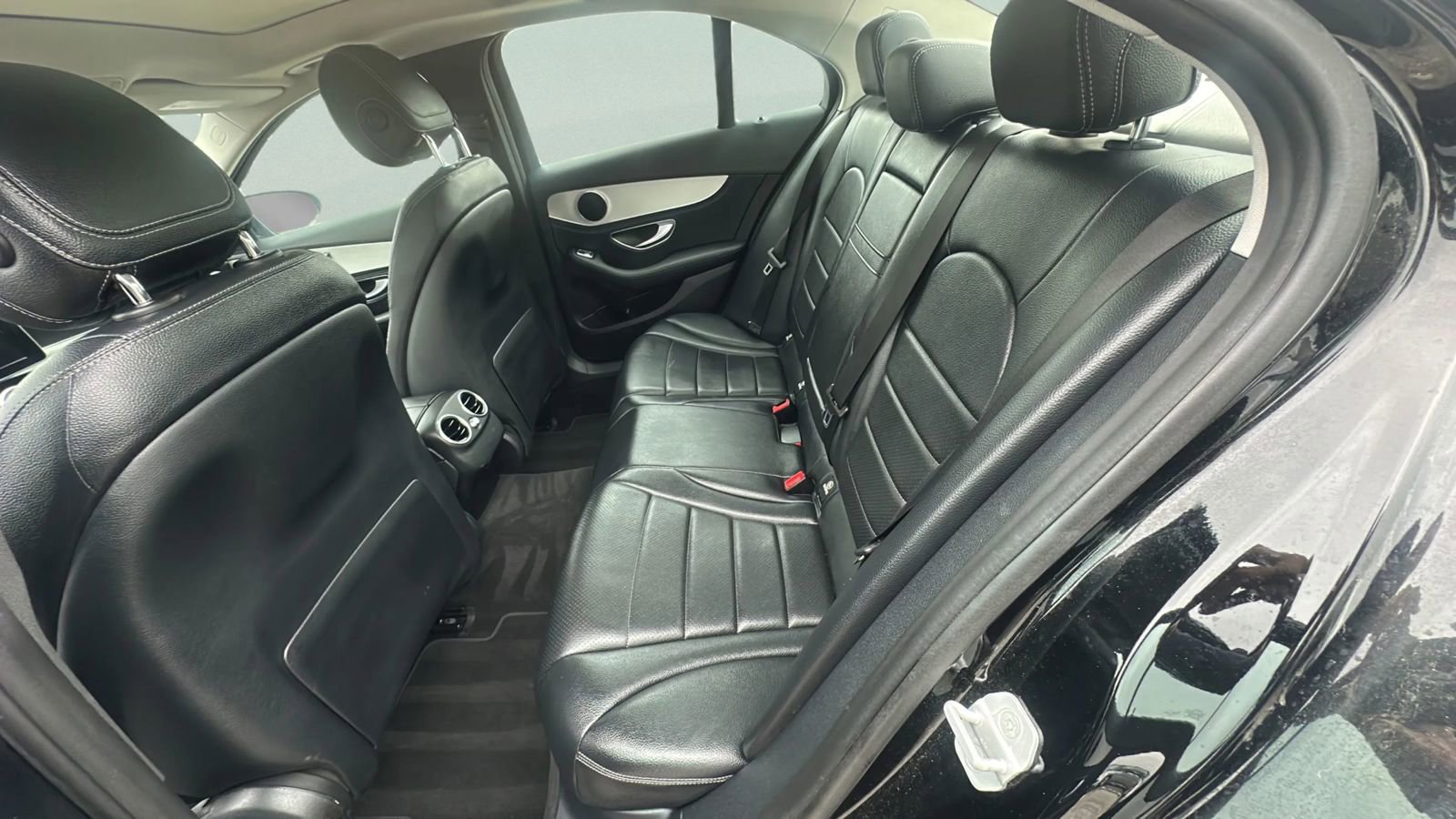 Used 2015 Mercedes-Benz C 300 4MATIC Sedan image 18