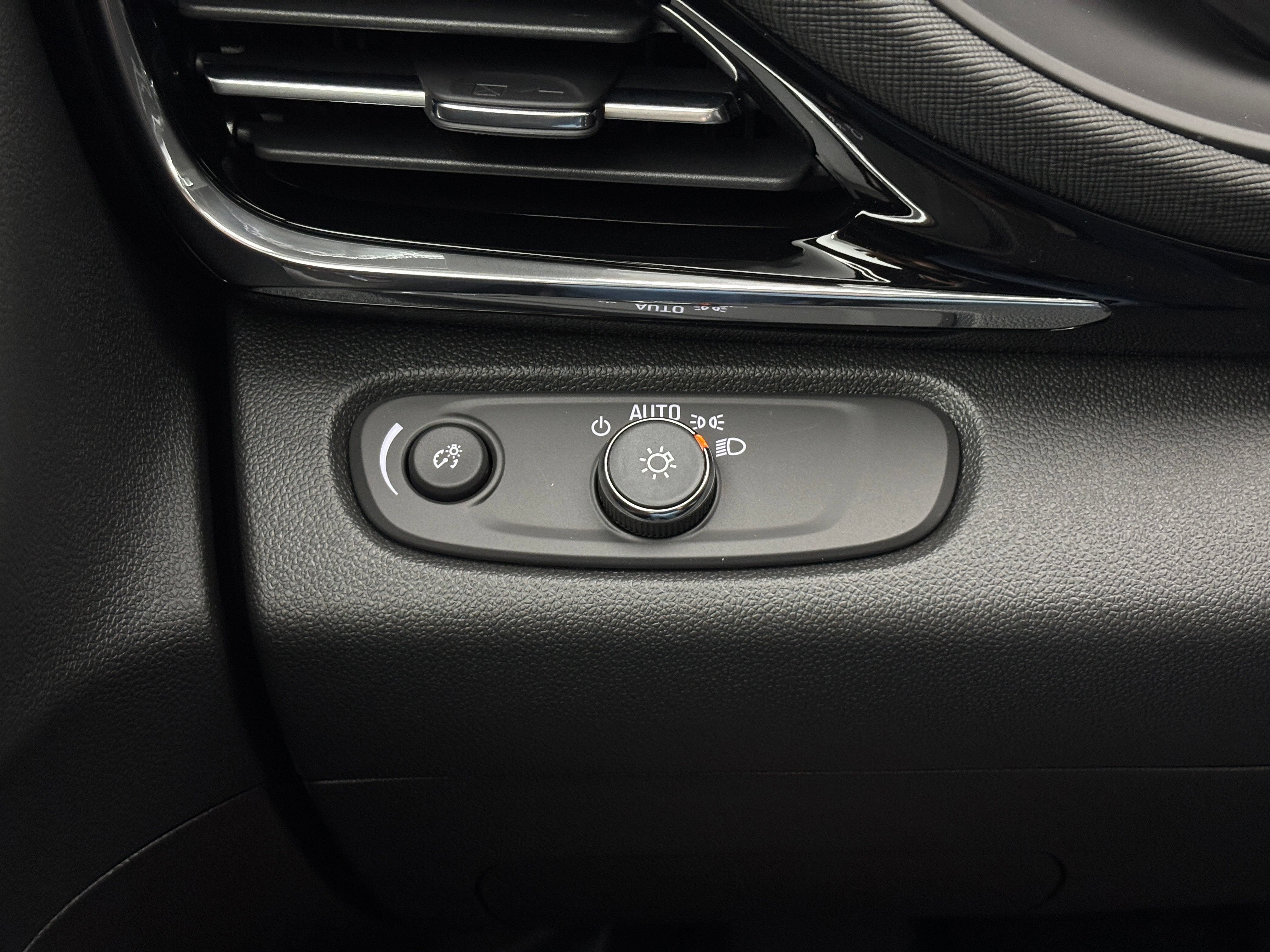 New 2026 Buick Envista Avenir FWD image 22