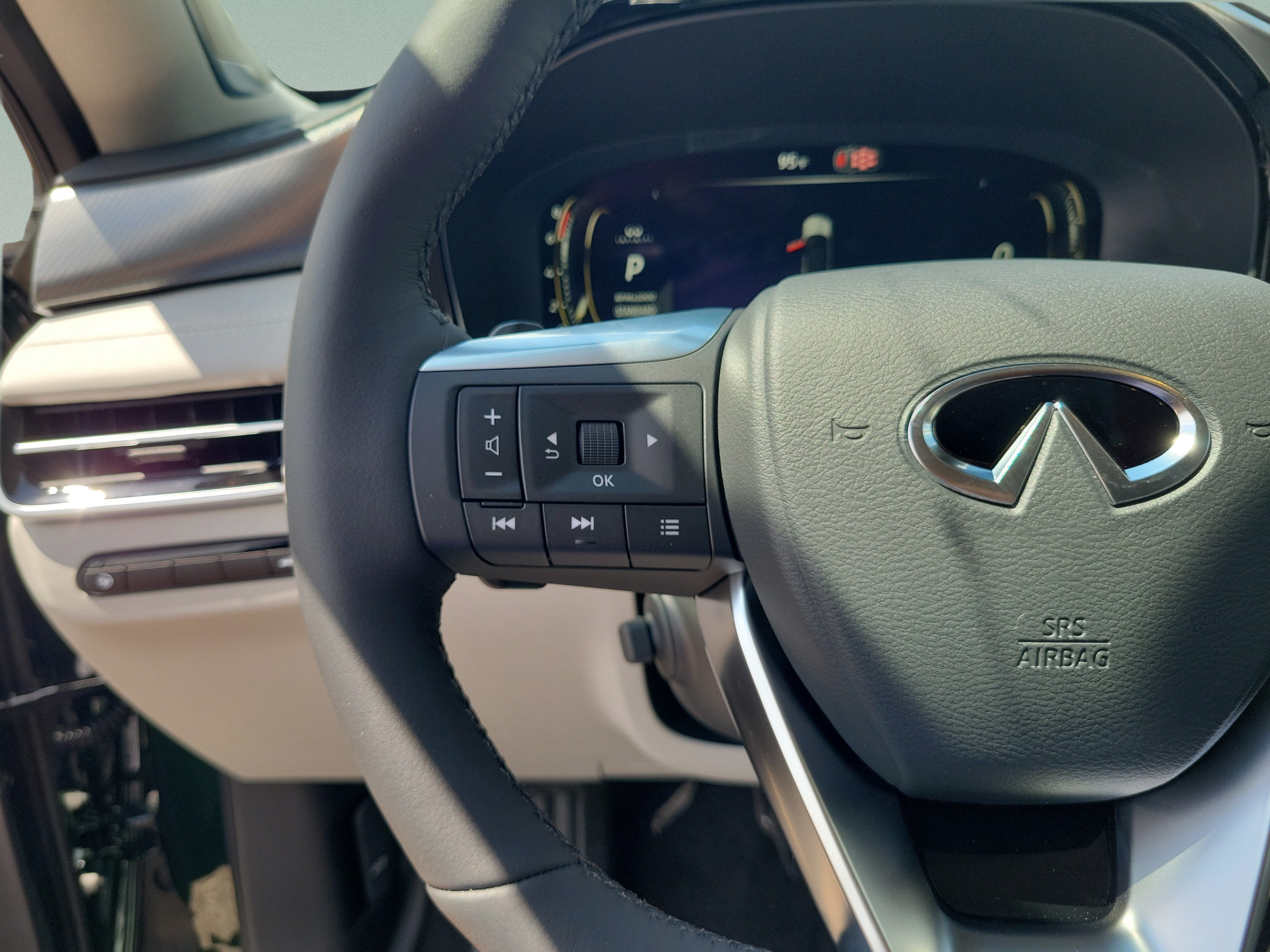 New 2027 INFINITI QX60 Luxe w/ Cargo Package FWD image 10