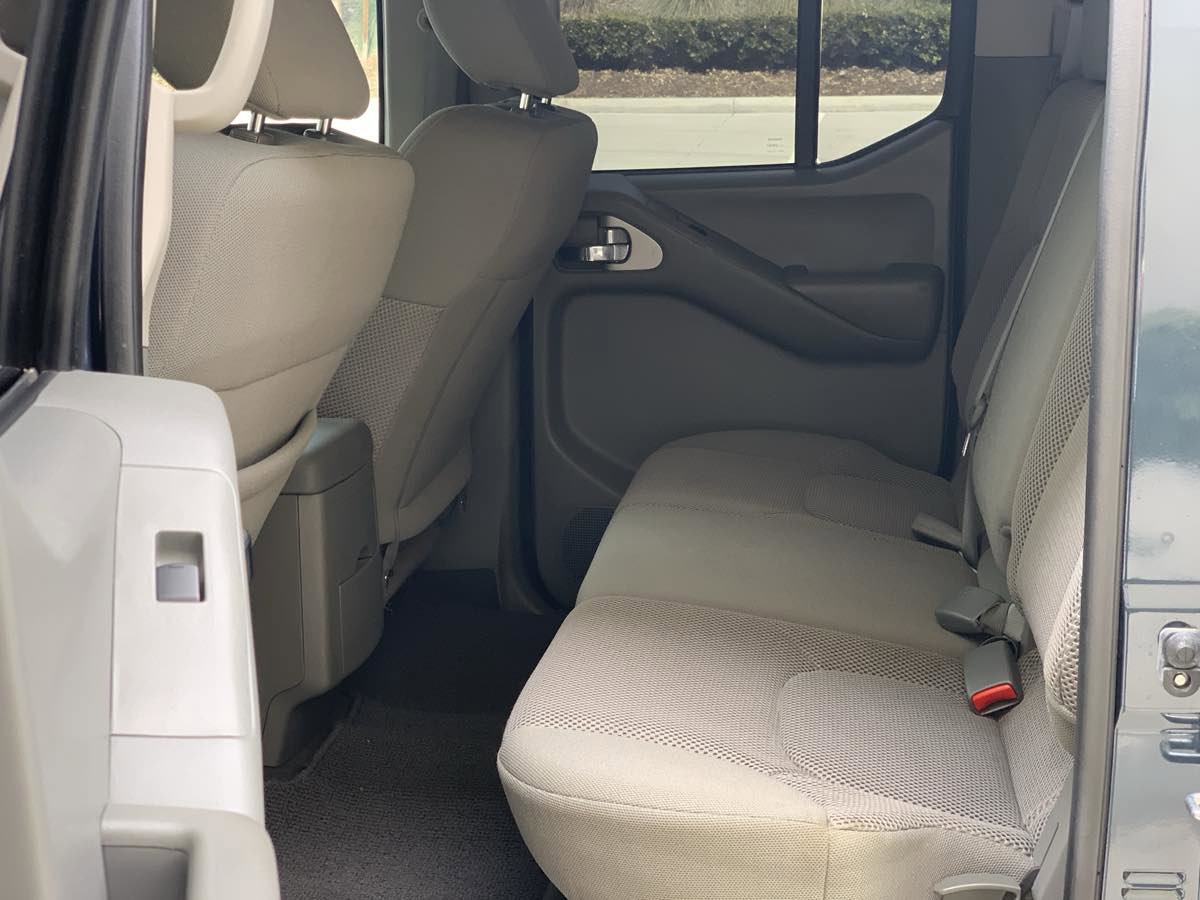 Used 2021 Nissan Frontier SV image 25