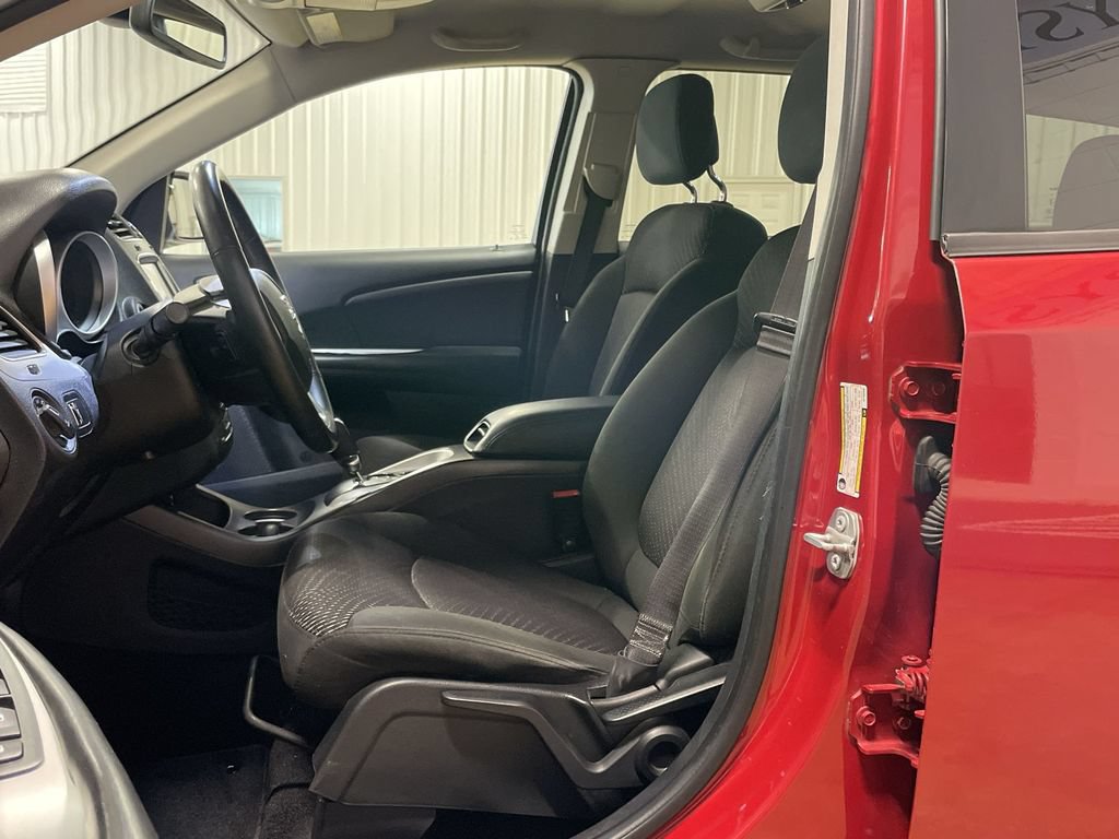 Used 2019 Dodge Journey SE FWD image 14