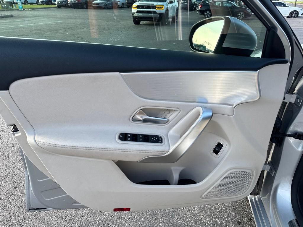 Used 2022 Mercedes-Benz A 220 image 31