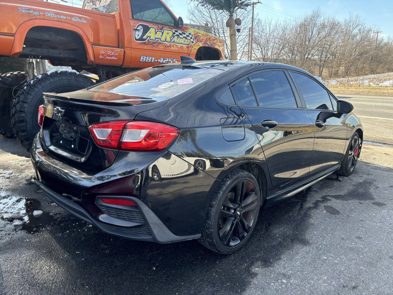 Used 2018 Chevrolet Cruze LT w/ Redline Edition image 4