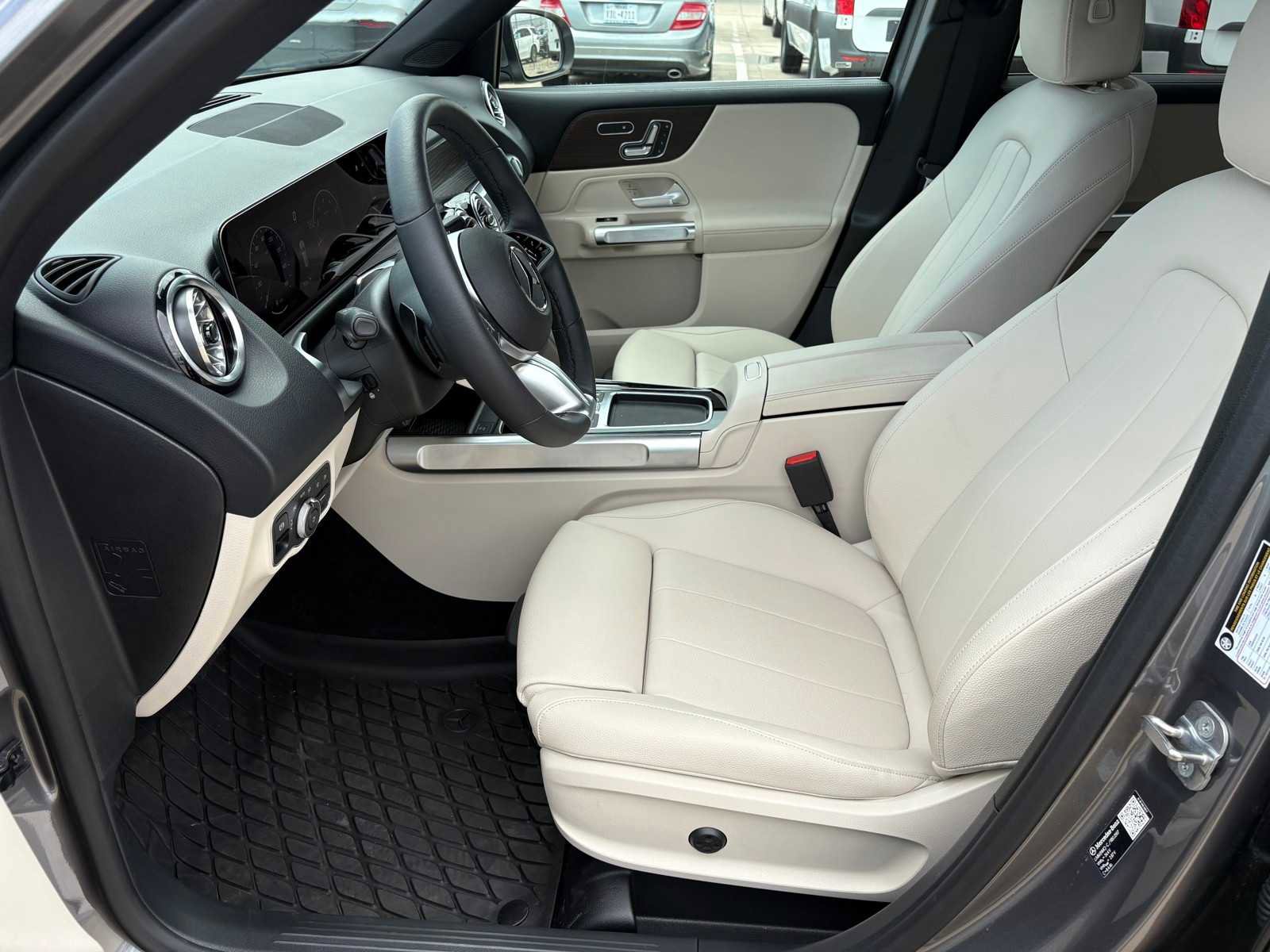 Used 2026 Mercedes-Benz GLB 250 image 14