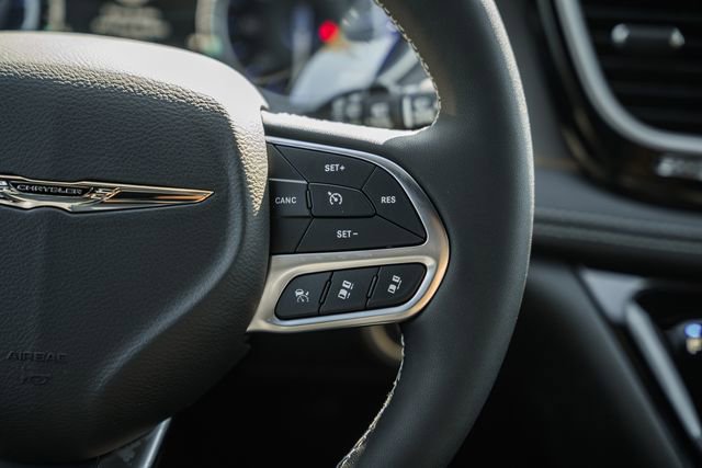 New 2026 Chrysler Pacifica Select image 33