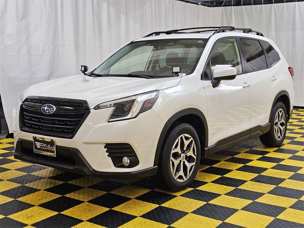 Used 2023 Subaru Forester Premium image 7