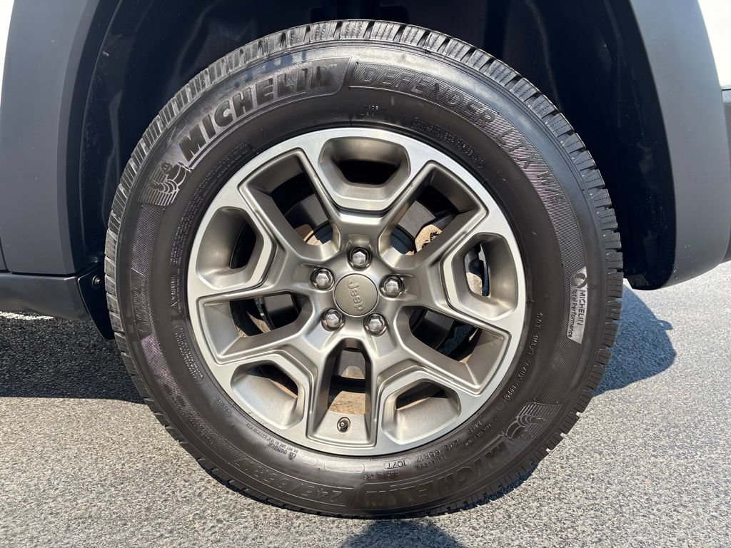 Used 2021 Jeep Cherokee Trailhawk w/ Sun, Sound & Nav Group AWD/4WD image 10