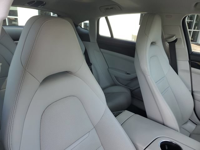 Used 2023 Porsche Panamera RWD image 23