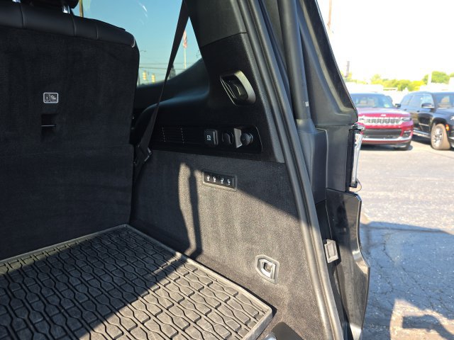 Used 2025 Jeep Grand Wagoneer Series II Obsidian w/ Quick Order Packagew 28T AWD/4WD image 34