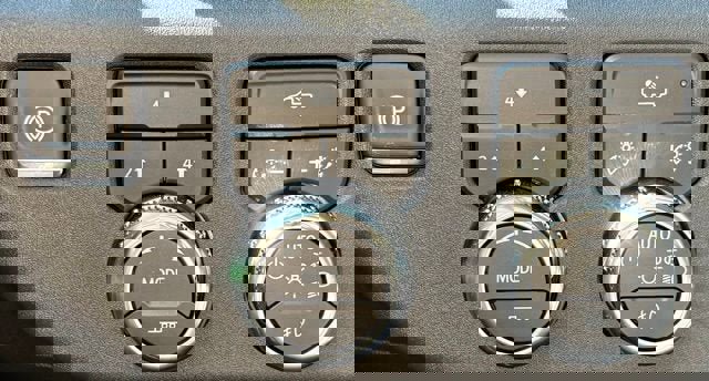 New 2025 GMC Sierra 2500 SLE image 25