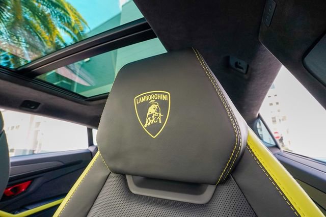Used 2025 Lamborghini Urus SE image 51