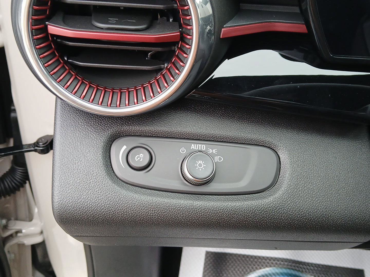 New 2026 Chevrolet Trax RS image 11