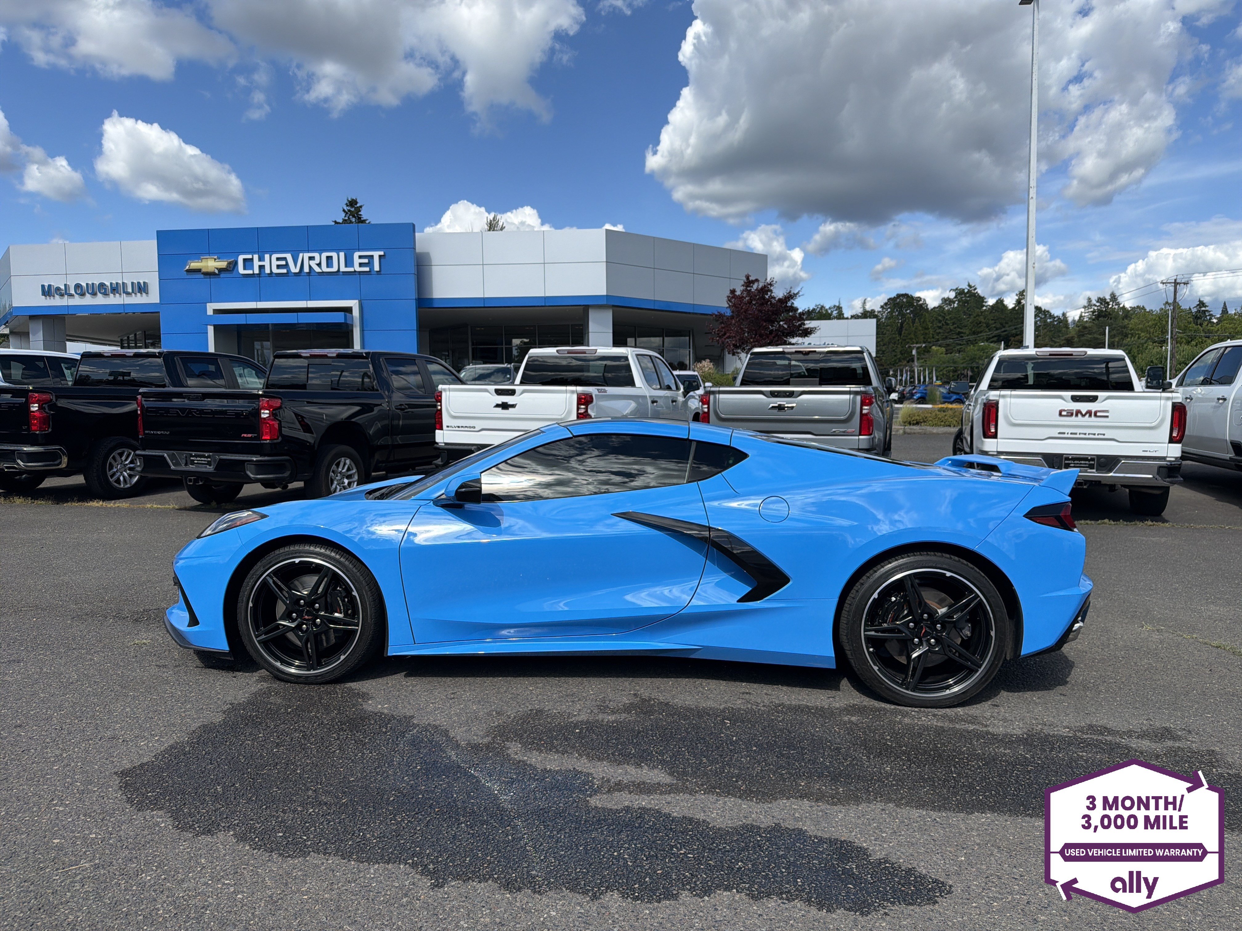 Used 2021 Chevrolet Corvette Stingray Coupe w/ Z51 Performance Package RWD image 2