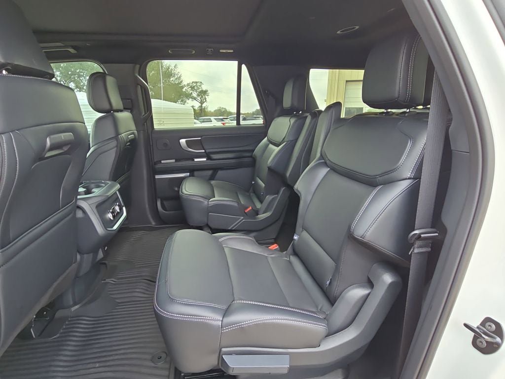 New 2025 Ford Expedition Max Platinum w/ Stealth Performance Package image 15