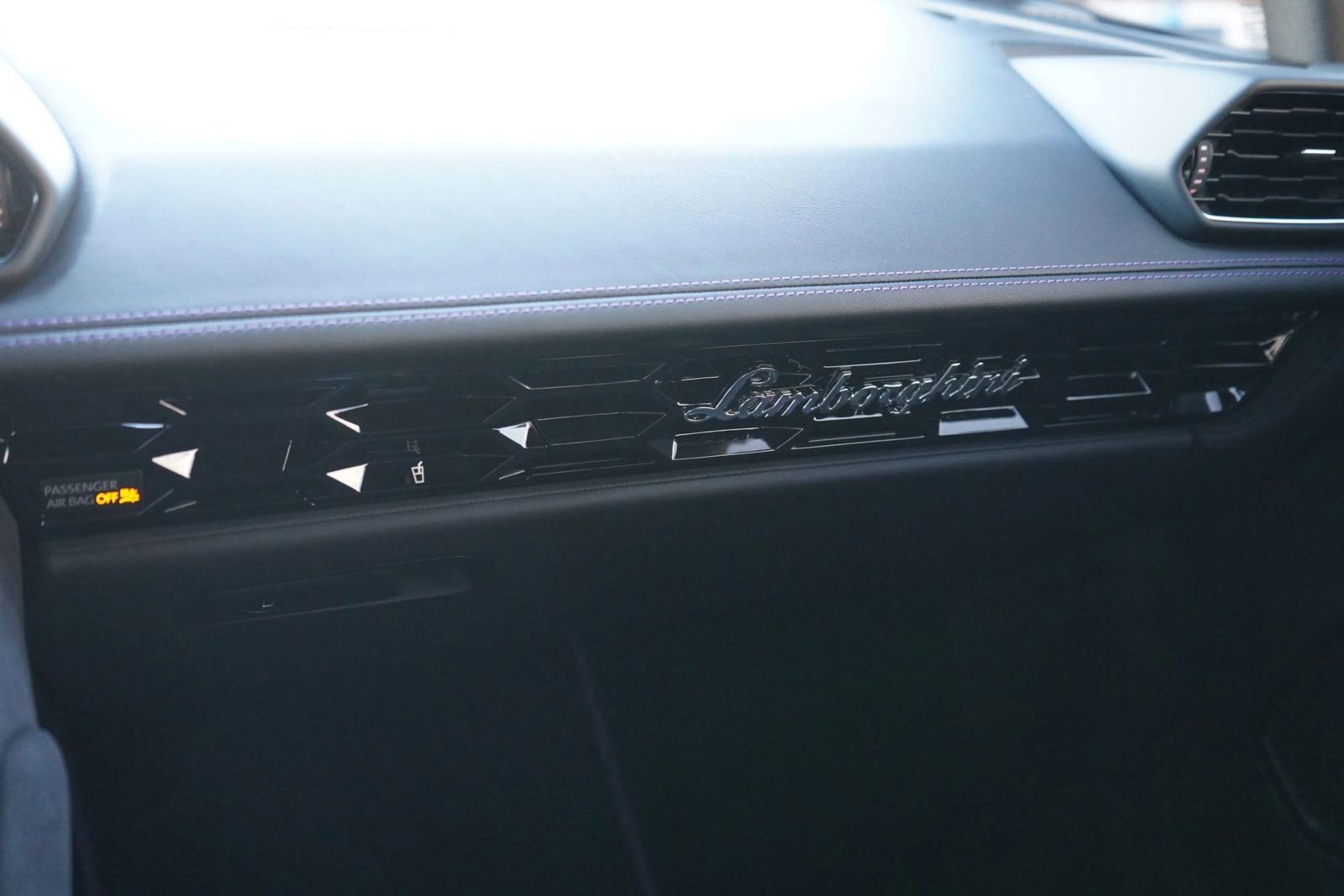 Used 2024 Lamborghini Huracan Tecnica image 13