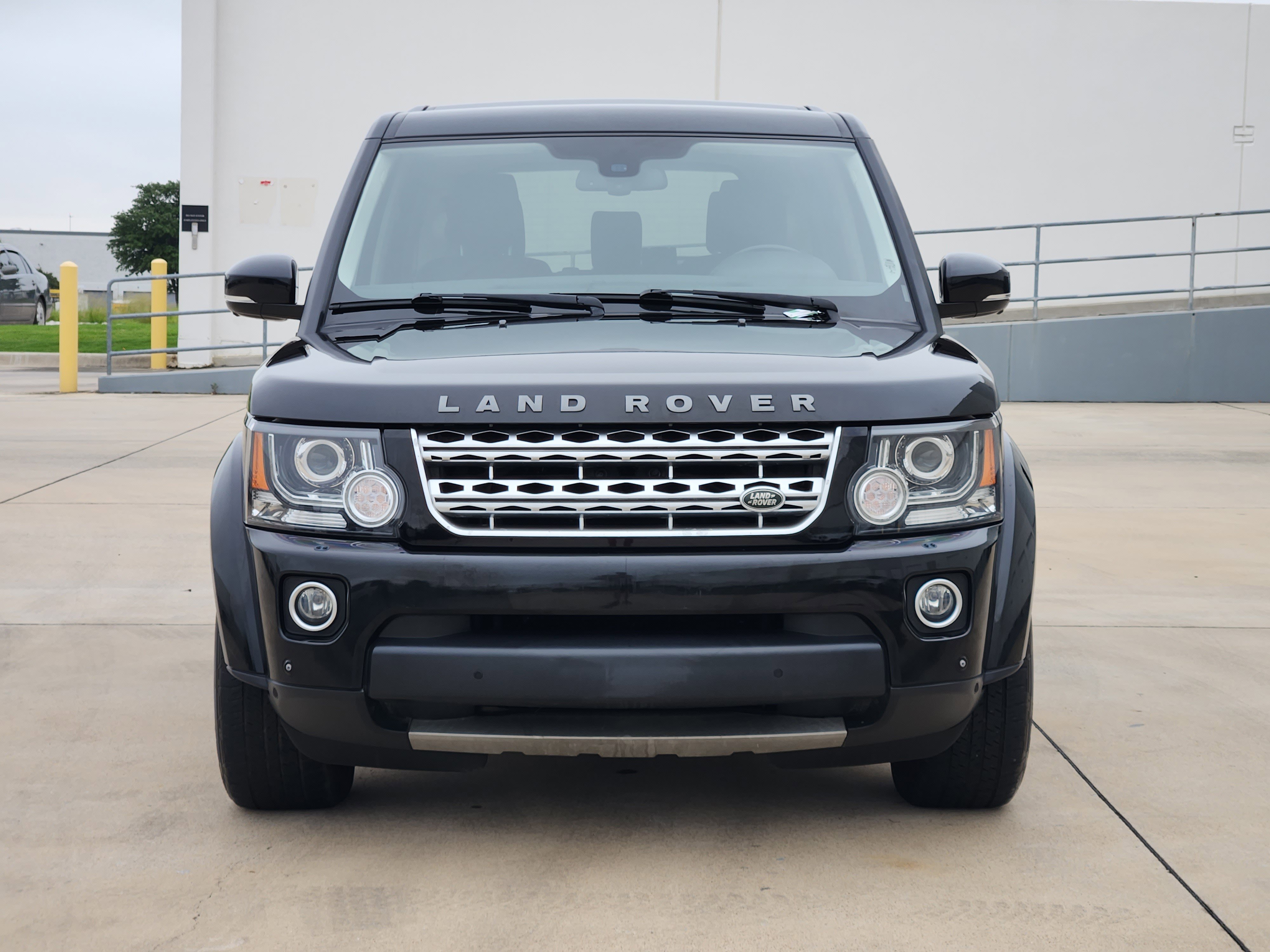 Used 2016 Land Rover LR4 HSE LUX AWD/4WD image 2