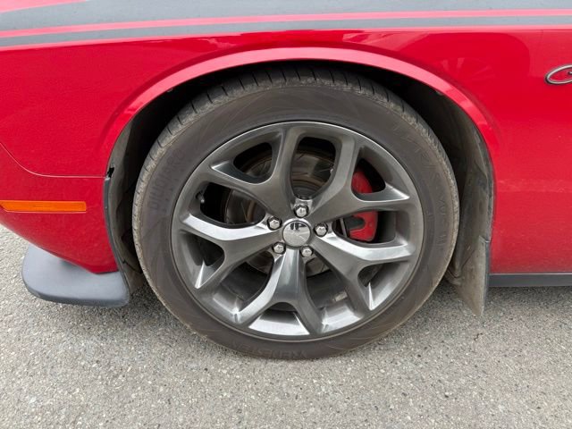 Used 2015 Dodge Challenger R/T Plus RWD image 8