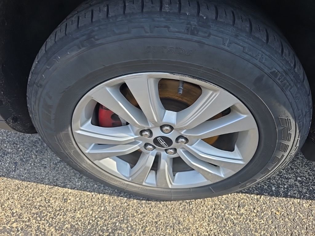 Used 2017 Lincoln MKX Premiere image 9