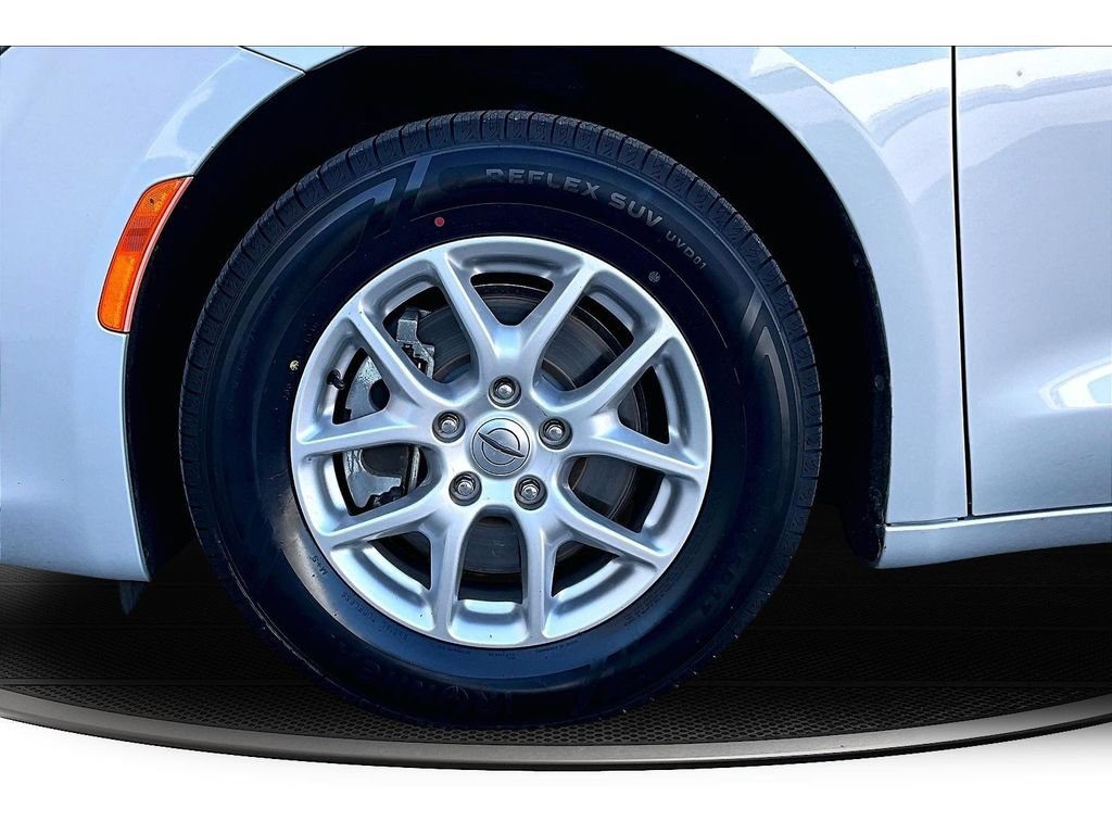 Certified 2024 Chrysler Voyager LX FWD image 52