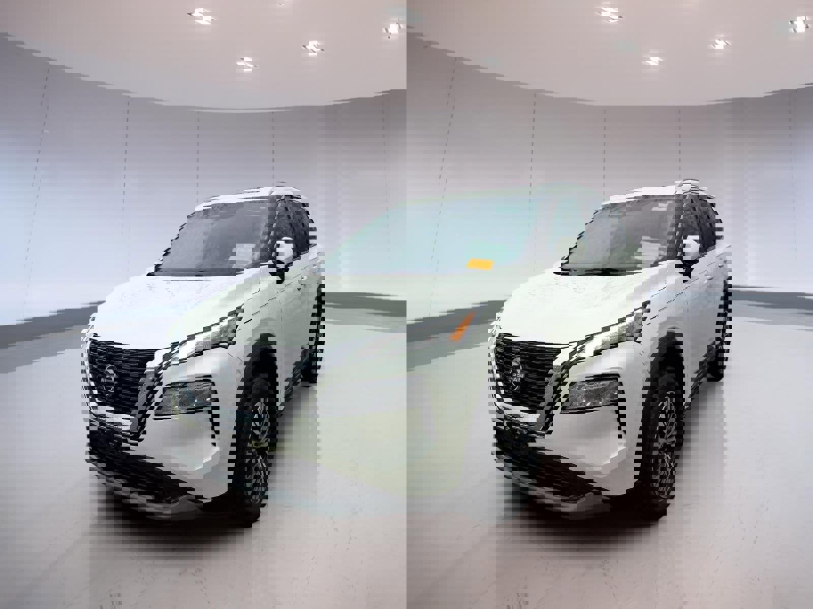 Used 2023 Nissan Rogue SV w/ SV Premium B Package image 2