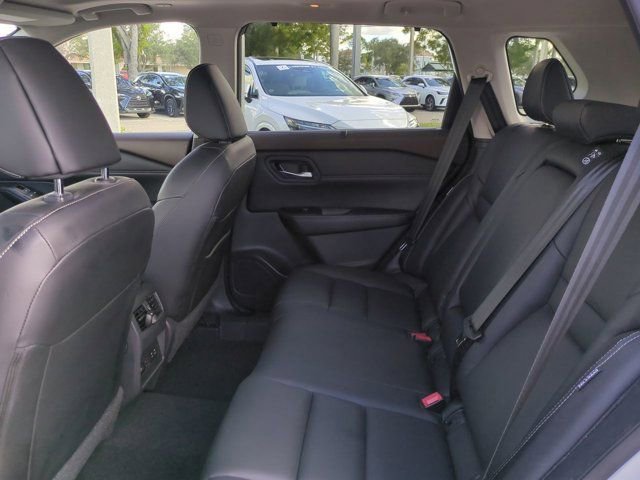 Used 2023 Nissan Rogue SL w/ SL Premium Package image 13