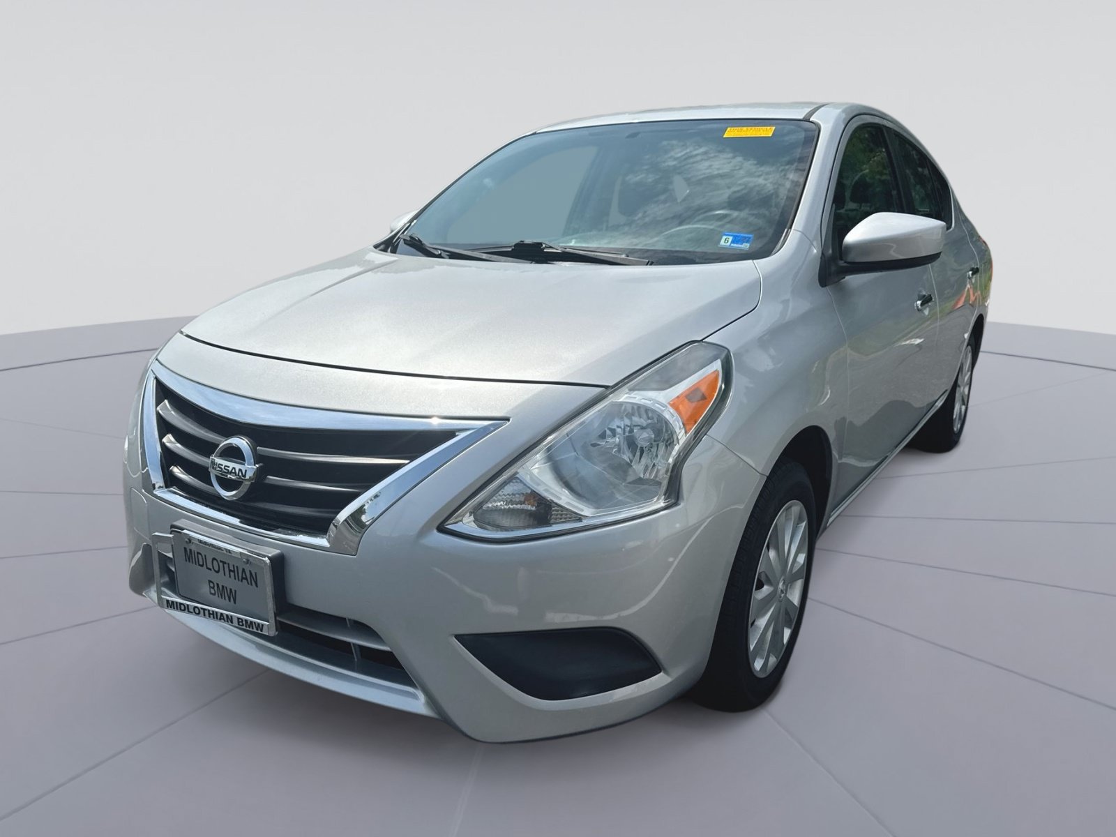 Used 2018 Nissan Versa SV FWD image 5