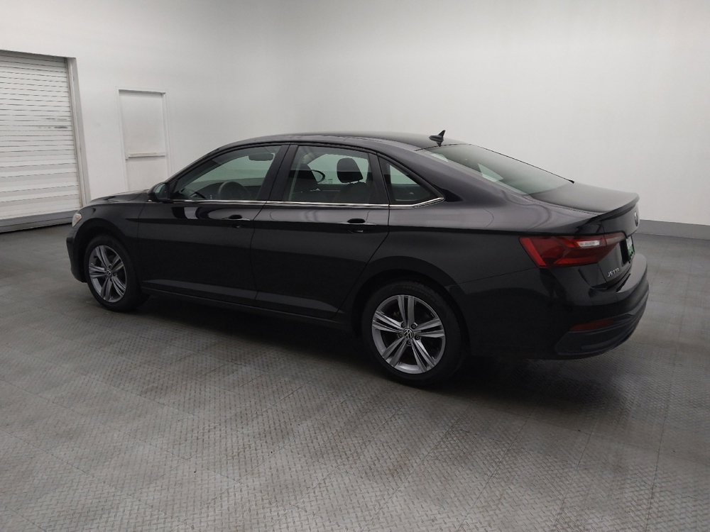 Used 2024 Volkswagen Jetta SE FWD image 3