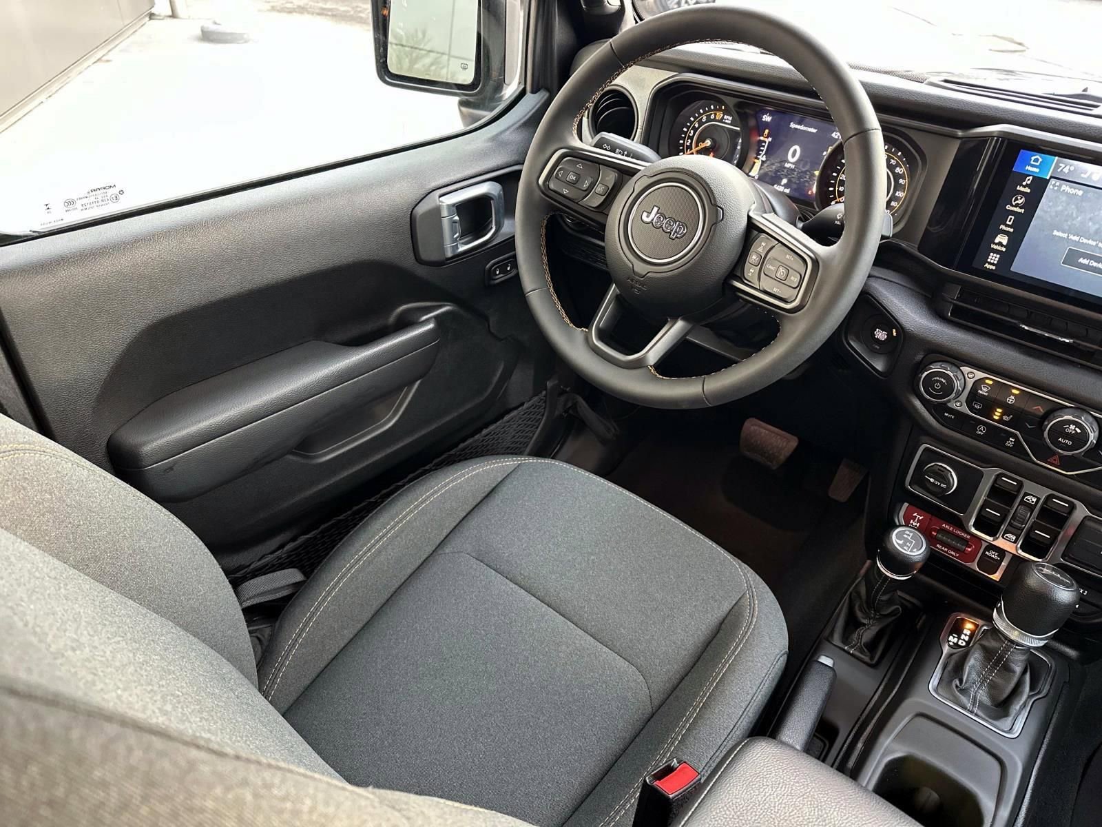 Used 2024 Jeep Gladiator Sport image 30