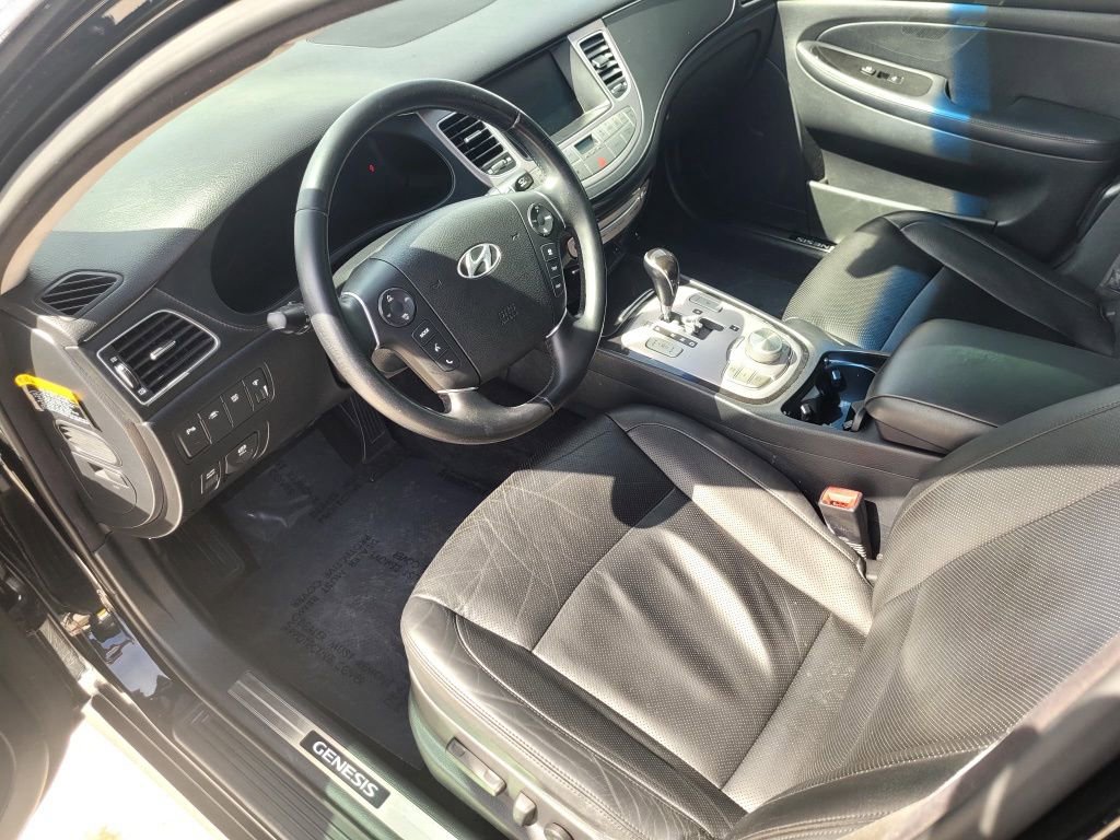 Used 2012 Hyundai Genesis 5.0 R-Spec image 6