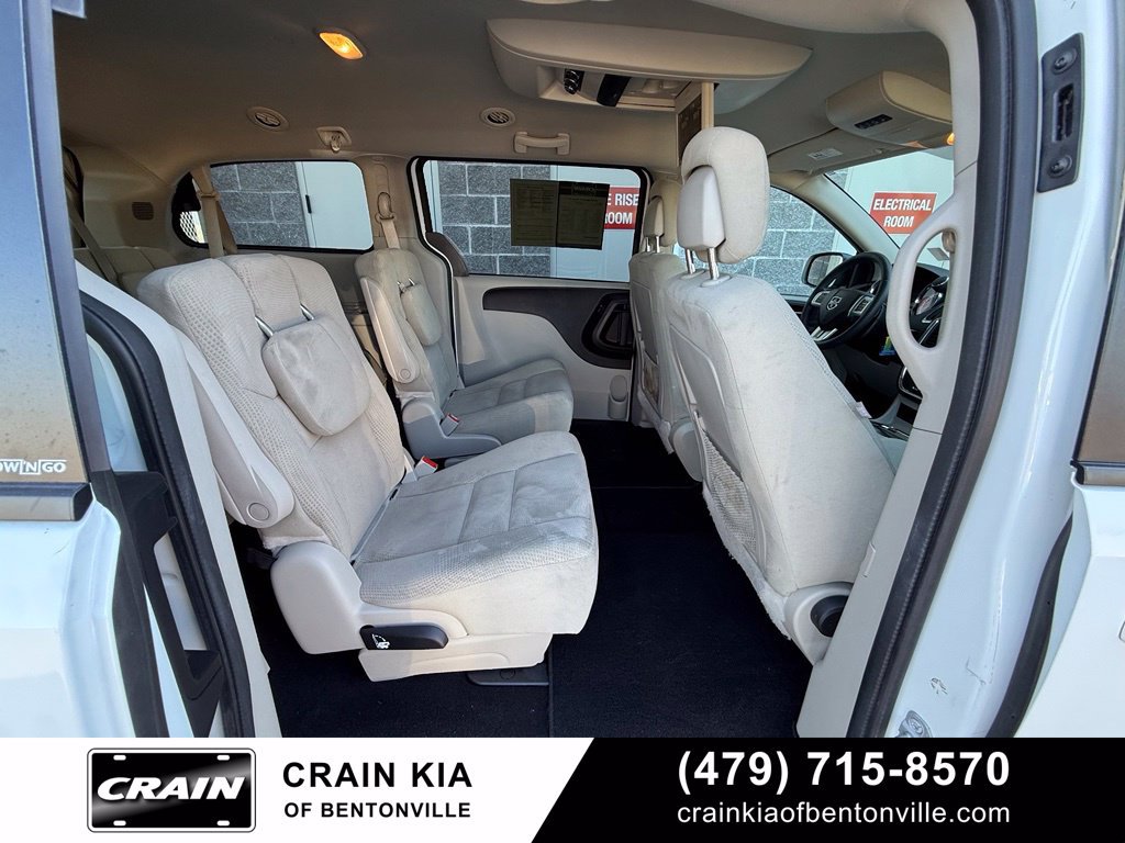 Used 2014 Dodge Grand Caravan SXT w/ UConnect Hands-Free Group FWD image 31