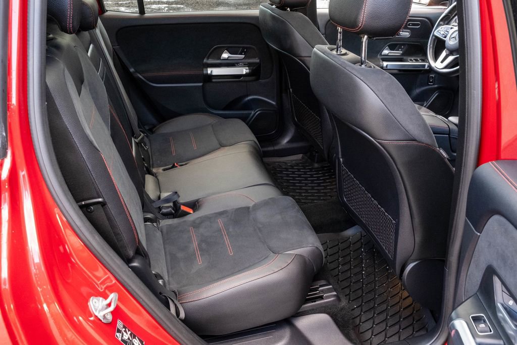 Used 2021 Mercedes-Benz GLB 250 4MATIC image 29