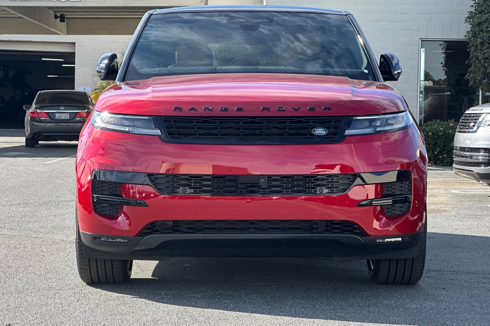 New 2025 Land Rover Range Rover Sport SE image 8