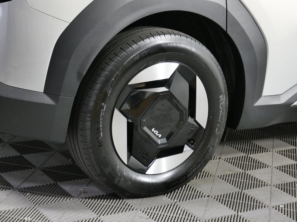 Used 2024 Kia EV9 Wind AWD/4WD image 13