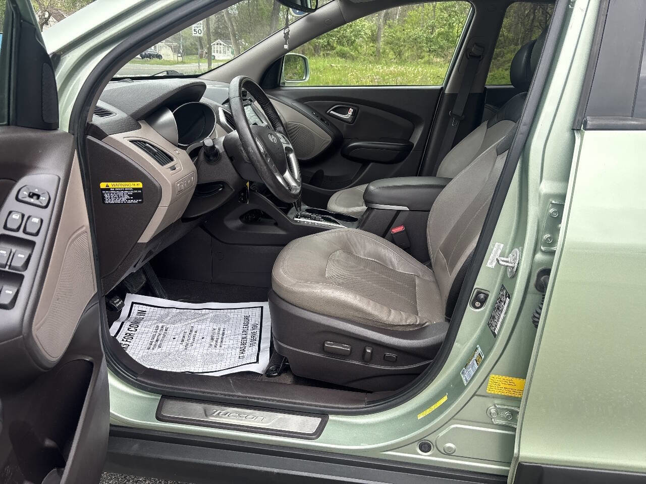 Used 2011 Hyundai Tucson Limited w/ Premium Pkg 3 AWD/4WD image 18