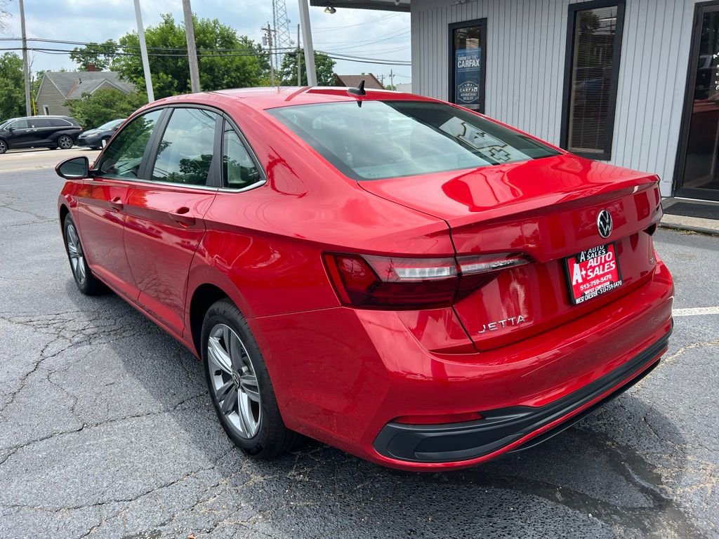 Used 2024 Volkswagen Jetta SE w/ Panoramic Sunroof Package image 8