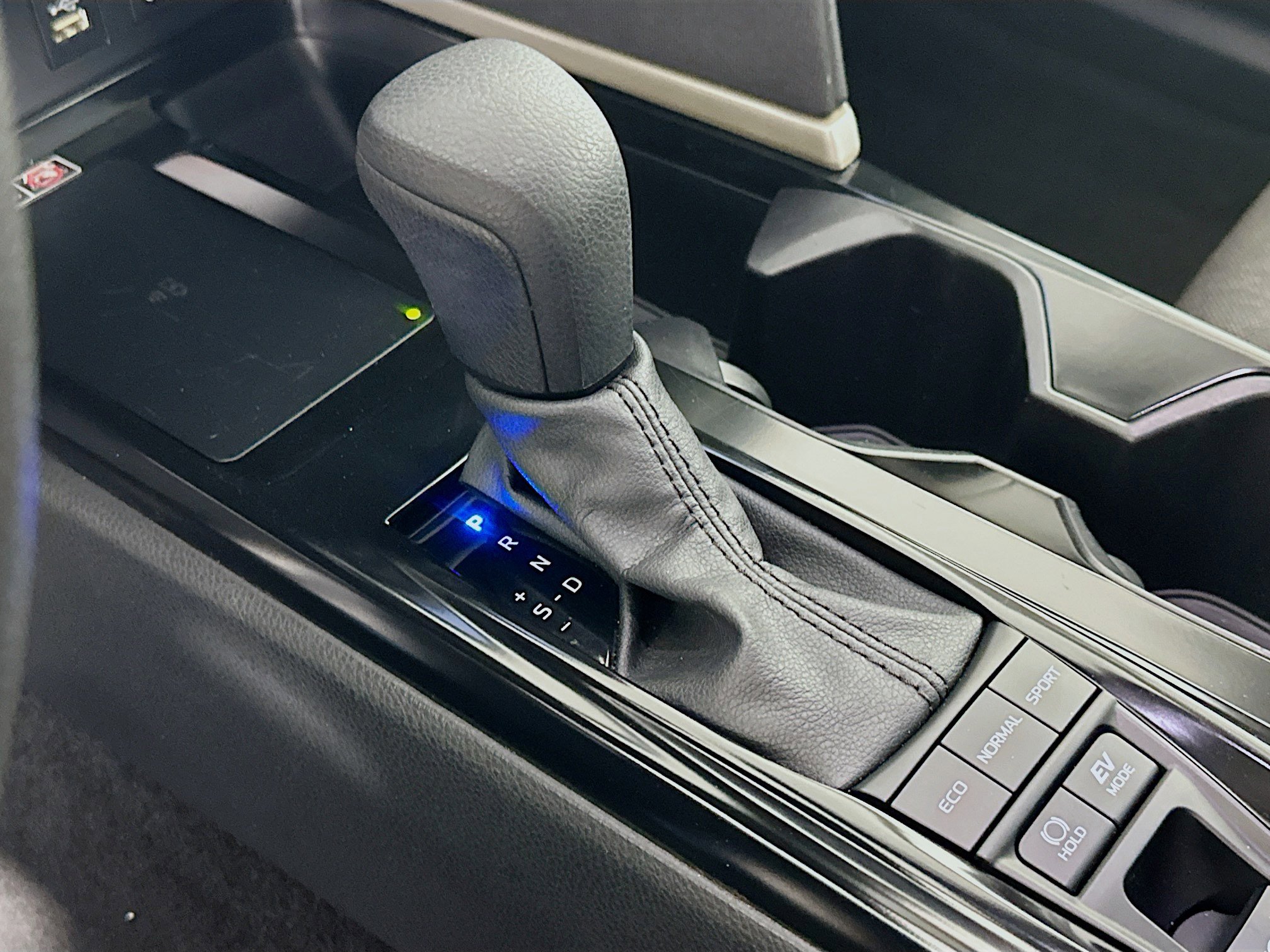 Used 2025 Toyota Camry LE image 25