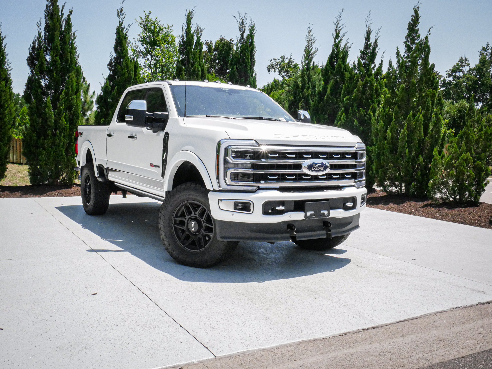 Used 2024 Ford F350 Platinum AWD/4WD image 2